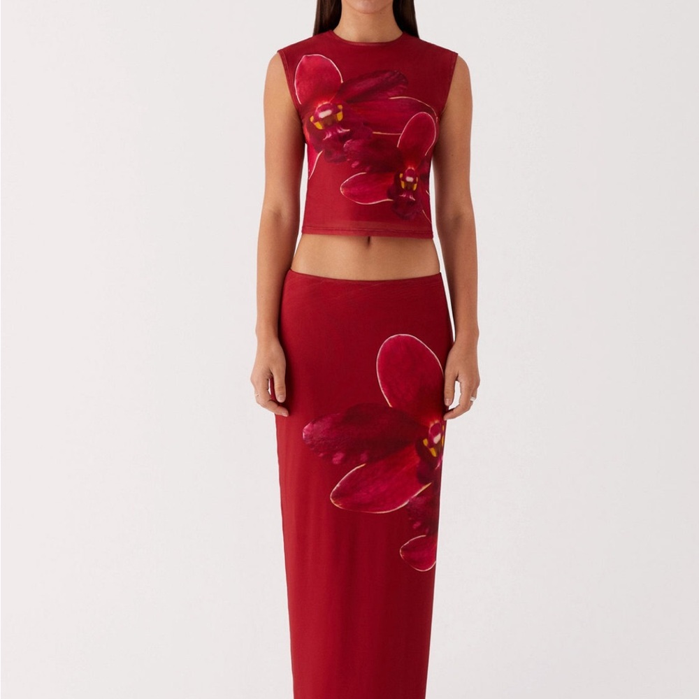 Elegant Red Floral Women's Top - Peppermayo